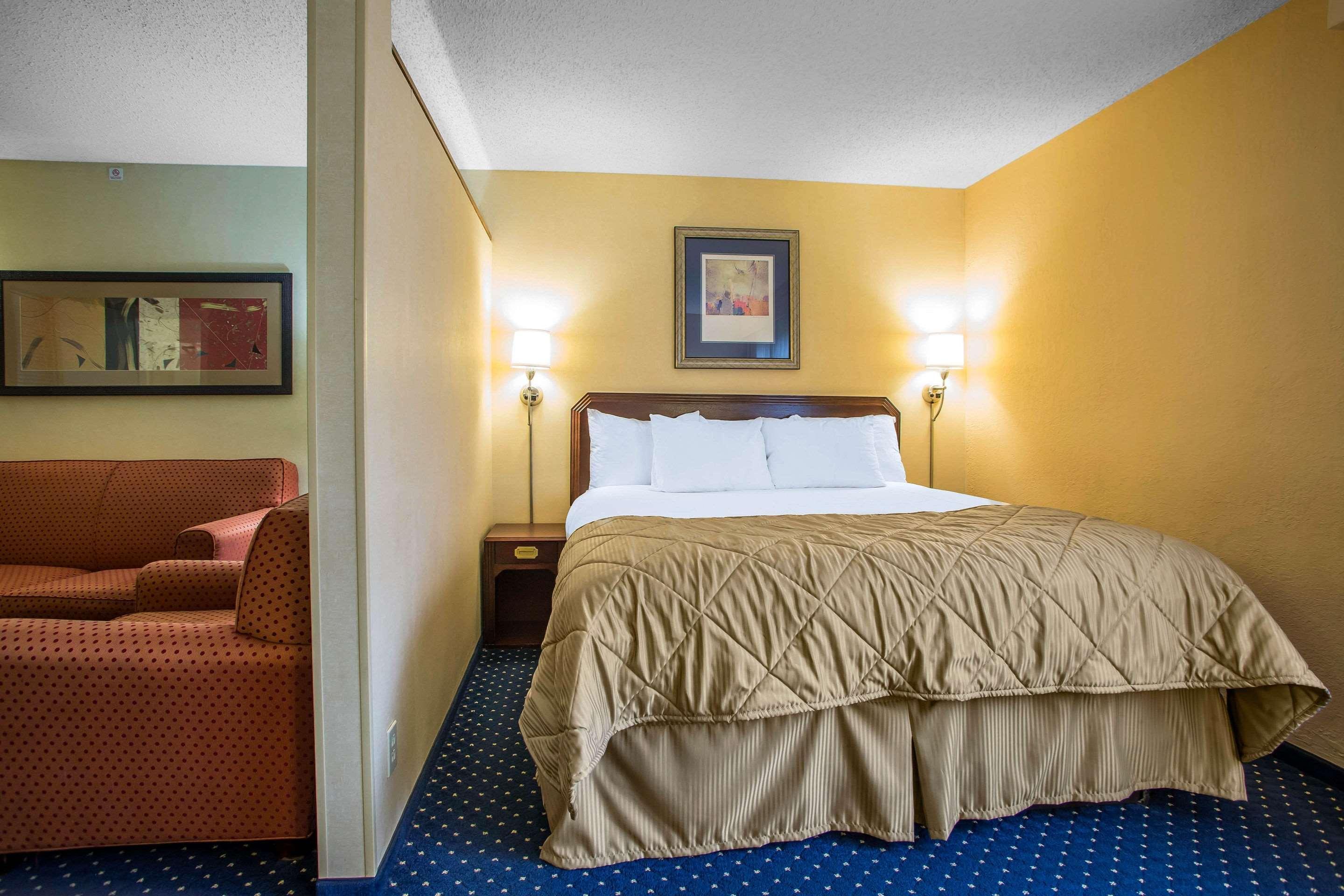 Clarion Inn Merrillville Exterior photo